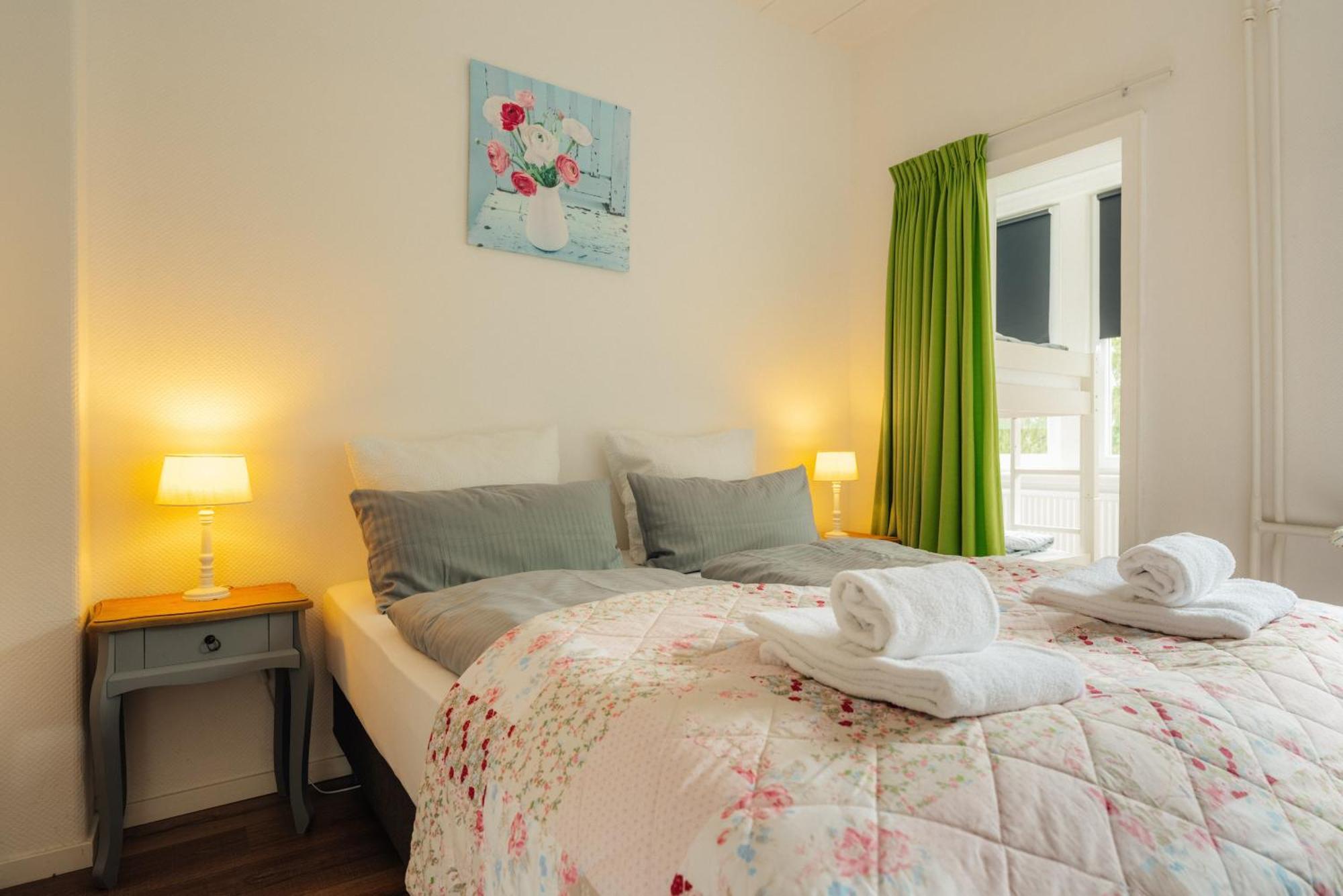 Haus Sonneck - Apartmenthaus - Sonnenterrasse Mit Grill - 1-8 Personen - Ruhige Lage Mit Blick Ueber *